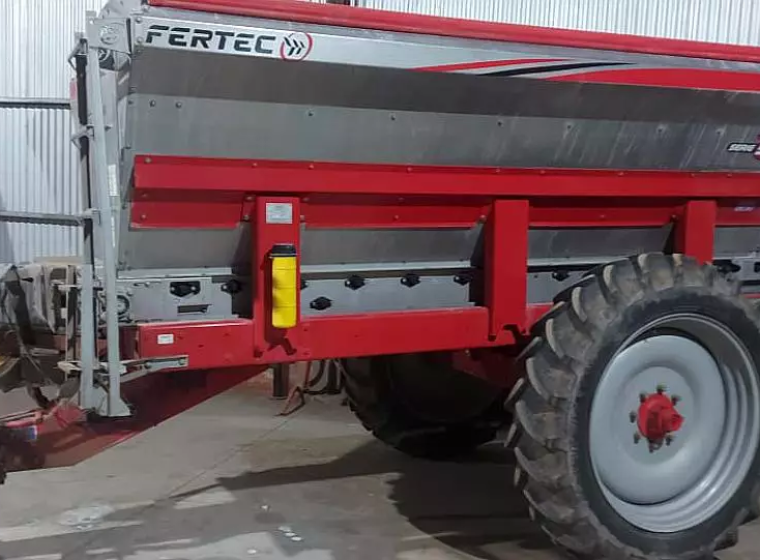 Fertilizadora Fertec F6000, año 2015