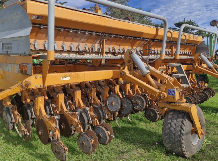 Sembradora Agrometal MXY 3717, año 2010