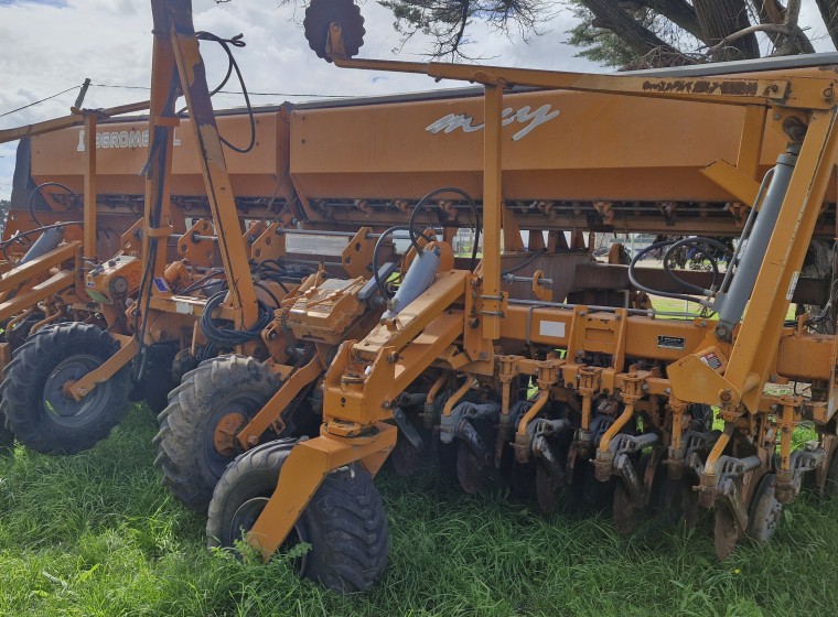 Sembradora Agrometal MXY 3121, año 2012