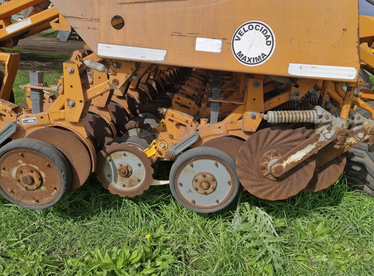 Sembradora Agrometal MXY 3121, año 2012