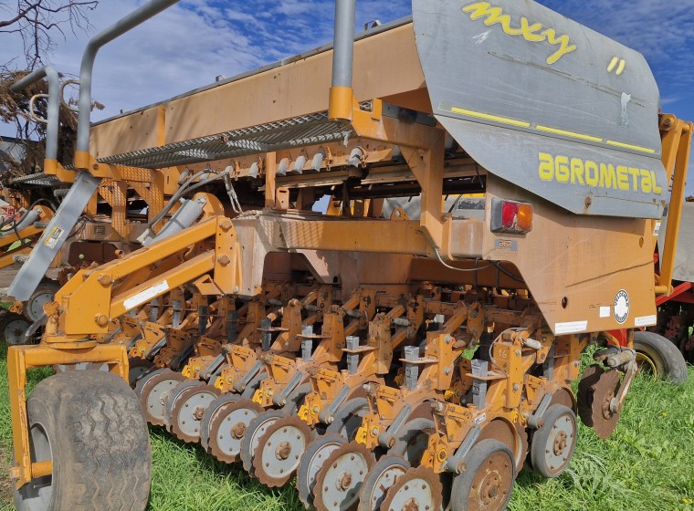 Sembradora Agrometal MXY 3121, año 2012