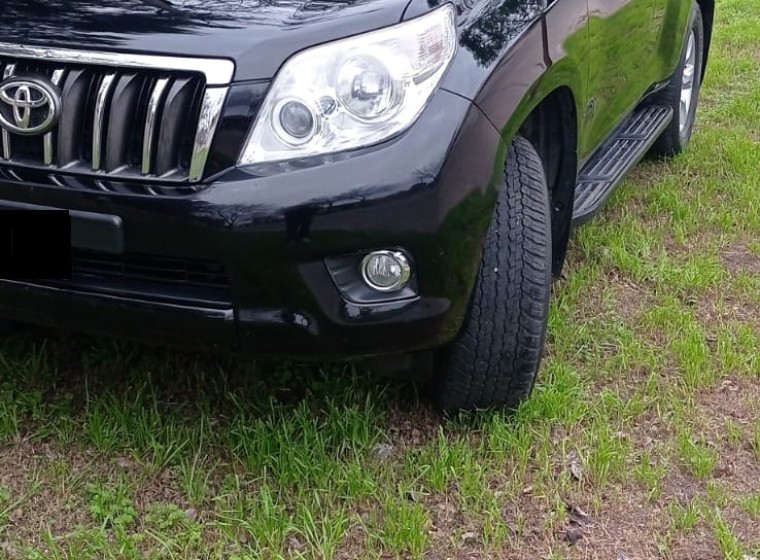 Vehículo Toyota Land Cruiser Prado, año 2013