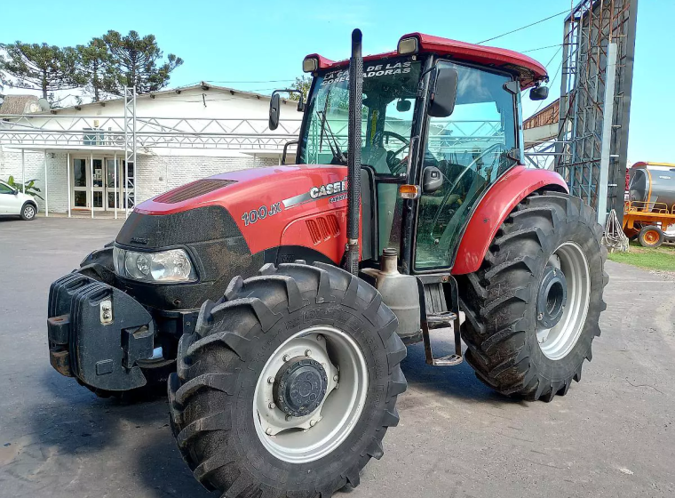 Tractor Case Farmall 100 JX, año 2015