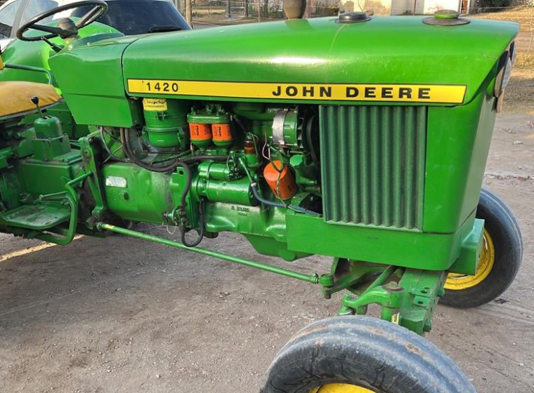 Tractor John Deere 1420, año 1973