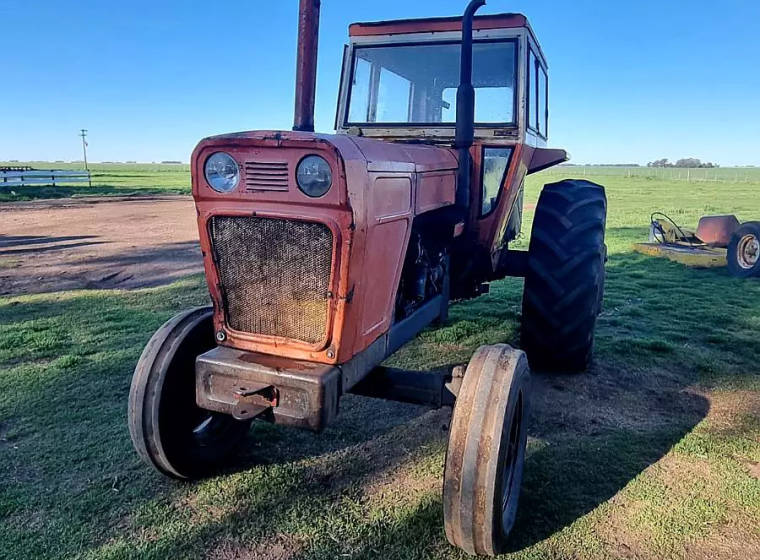 Tractor Fiat 700, año 1980