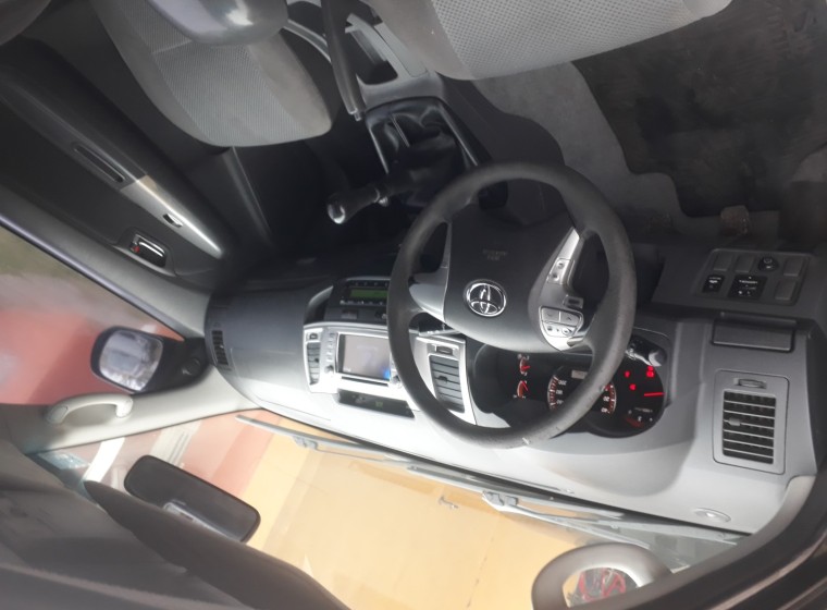Pick-up Toyota HILUX SRV 3.0, año 2012