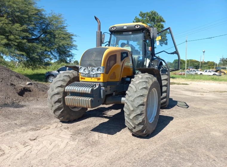 Tractor Valtra 220, año 2017