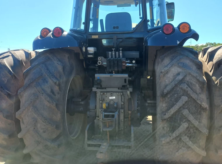 Tractor Valtra 220, año 2017
