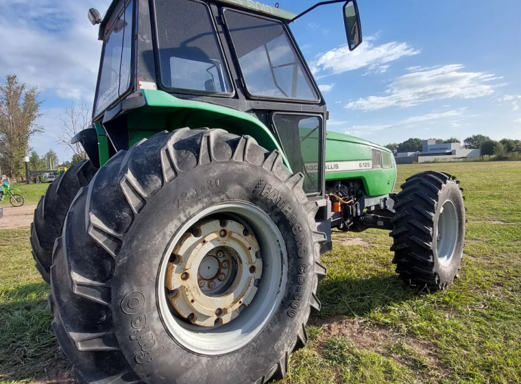 Tractor Agco Allis 6.125 DT, año 2003