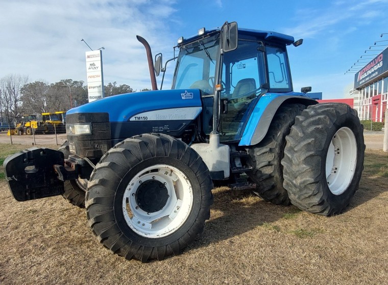 Tractor New Holland TM 150, año 2005