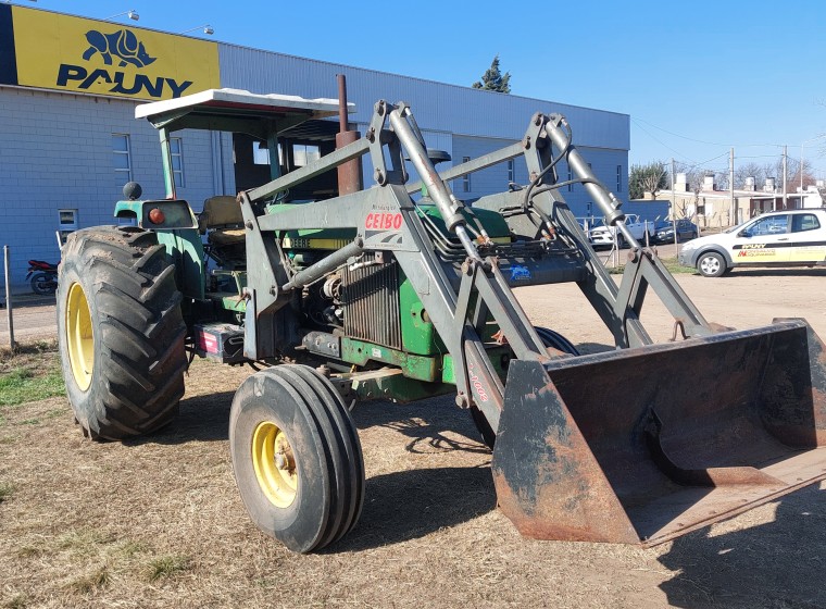 Tractor John Deere 3140, año 1976