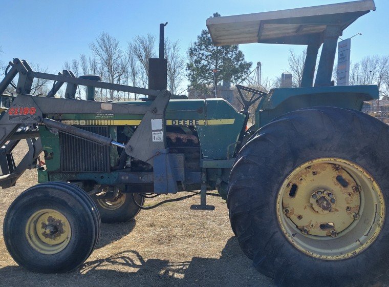 Tractor John Deere 3140, año 1976