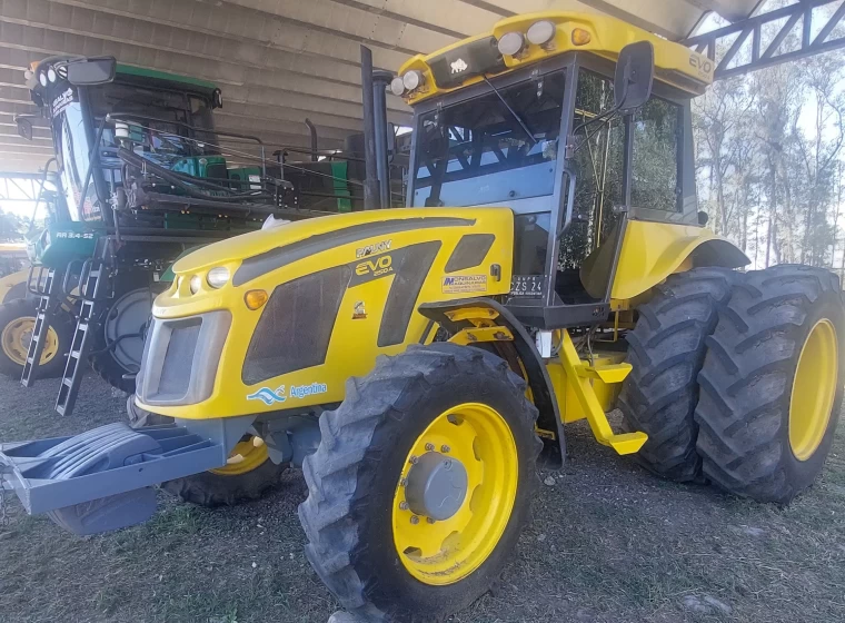 Tractor Pauny 250 EVO, año 2015