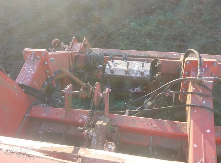 Sembradora Yomel Hj 340, año 1