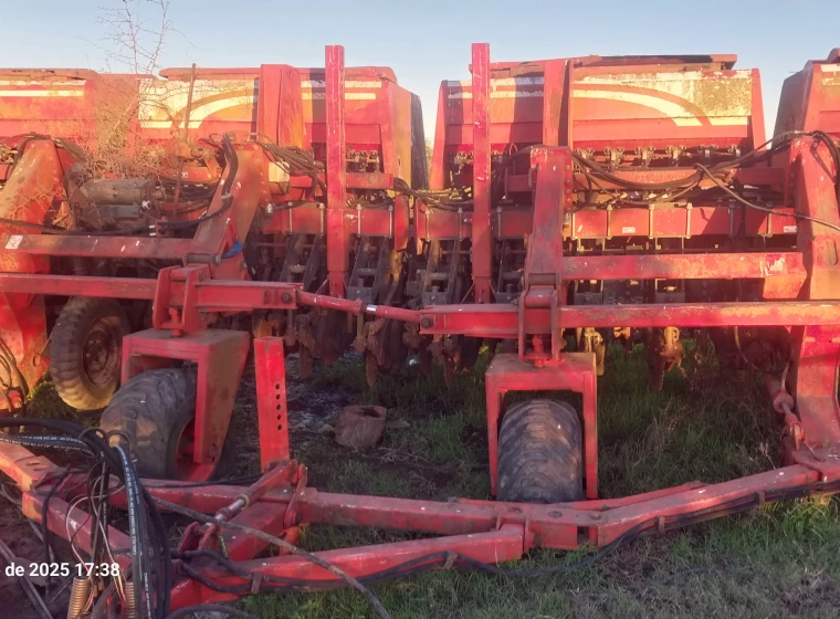 Sembradora Yomel Hj 340, año 1