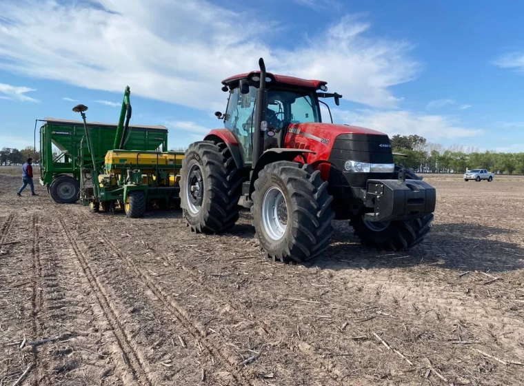 Tractor Case 200 LWB, año 2021