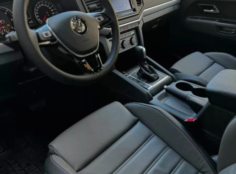Pick-up Volkswagen Amarok V6 Highline, año 2023