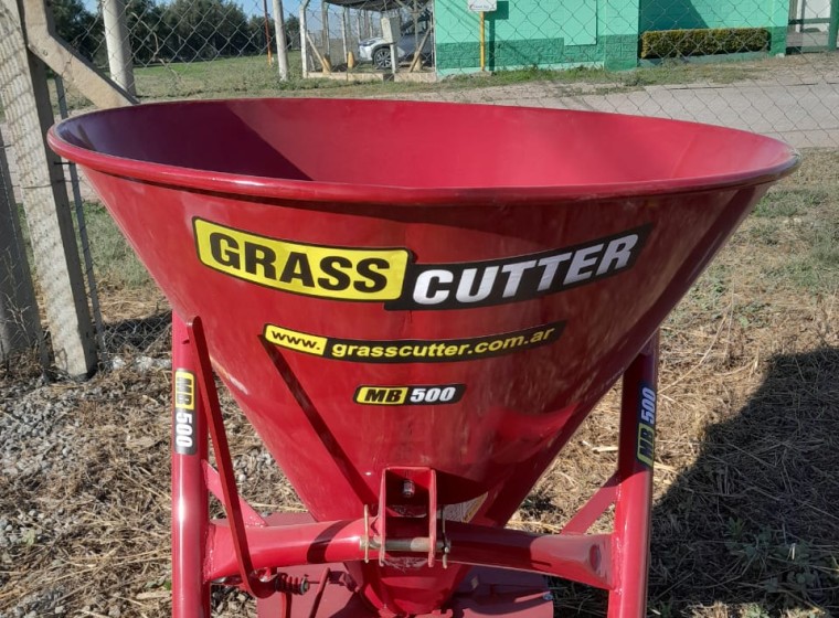 Fertilizadora Grass-Cutter MB 500, año 0