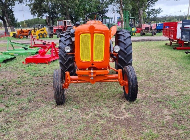 Tractor Fiat Supersom 55, año 1