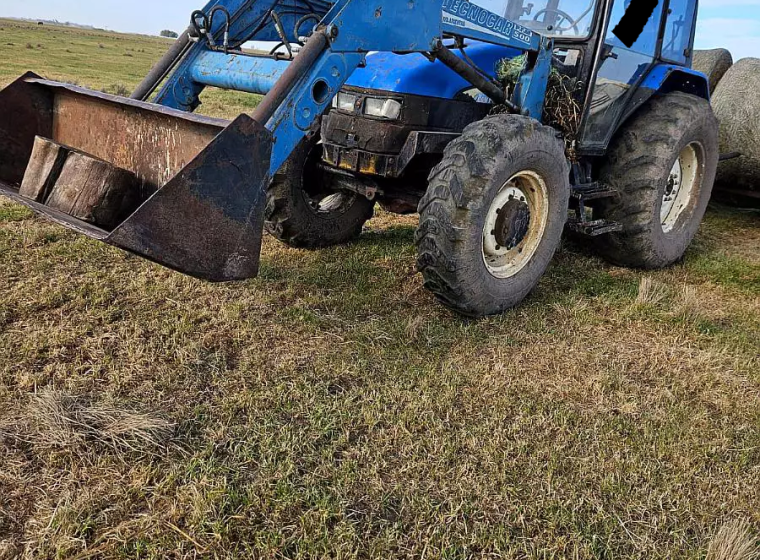 Tractor New Holland TL75, año 2004