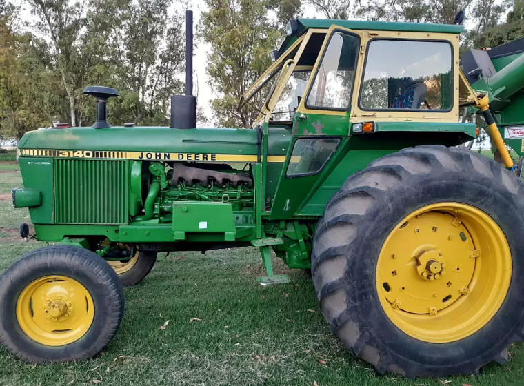 Tractor John Deere 3140, año 1986