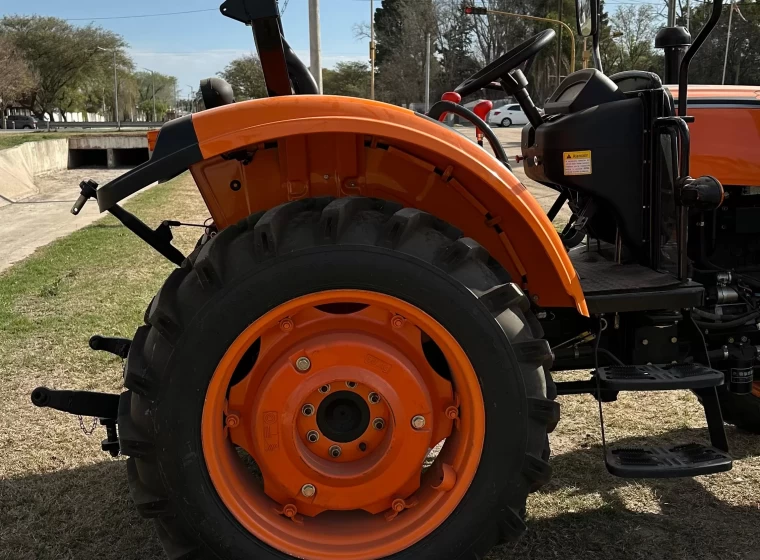 Tractor Zanello 4055, año 2024