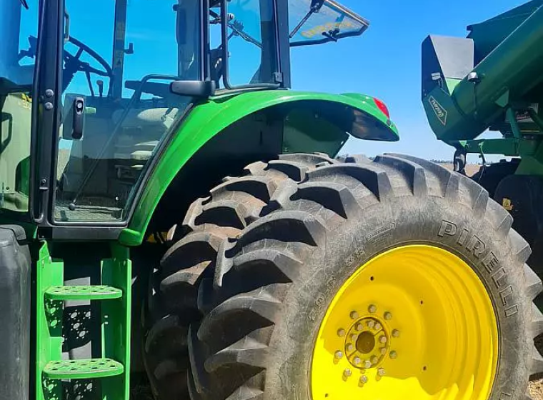 Tractor John Deere 6165j, año 2018