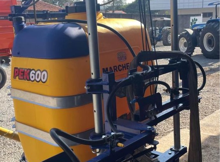 Pulverizadora Tatu PEK 600, año 0