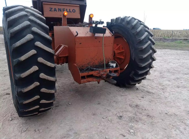 Tractor Zanello 4200, año 1988