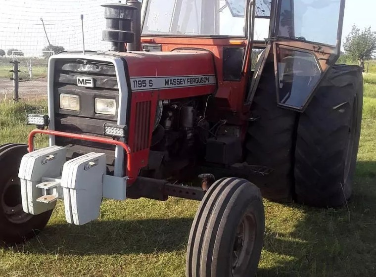Tractor Massey Ferguson 1195 S, año 1