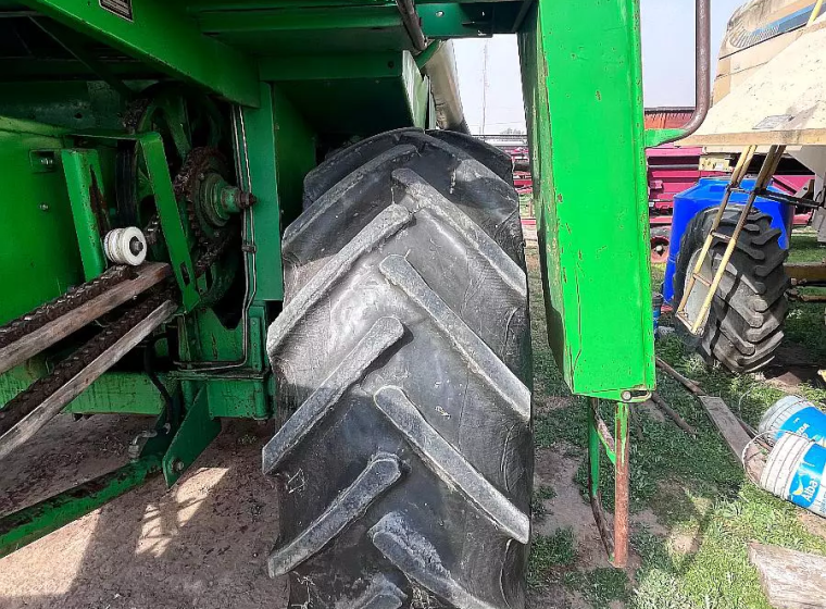 Cosechadora John Deere 1175, año 1998