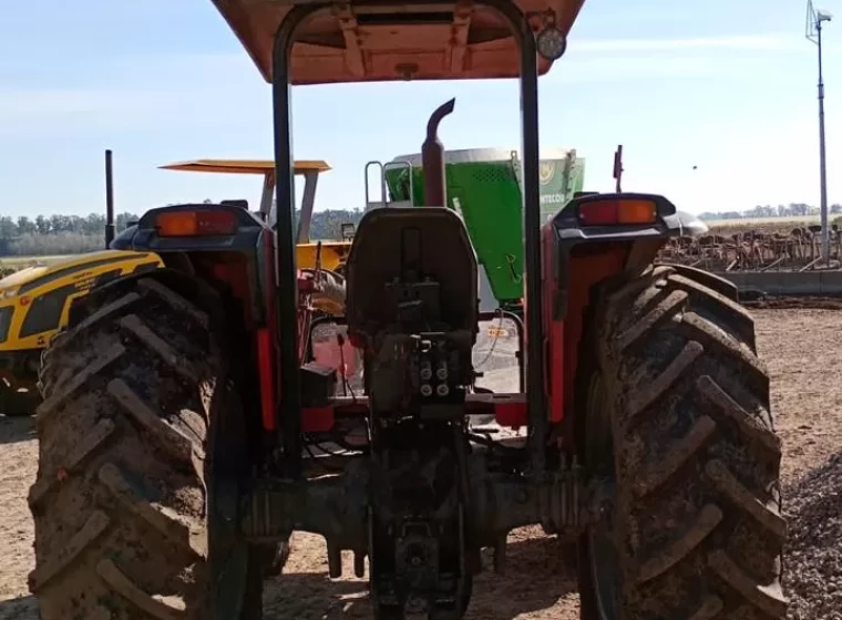 Tractor Massey Ferguson 290, año 2013