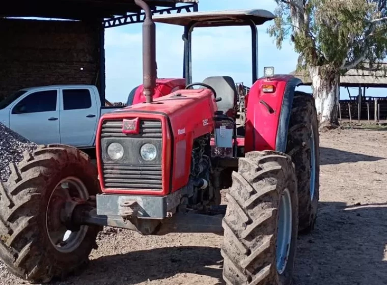 Tractor Massey Ferguson 290, año 2013