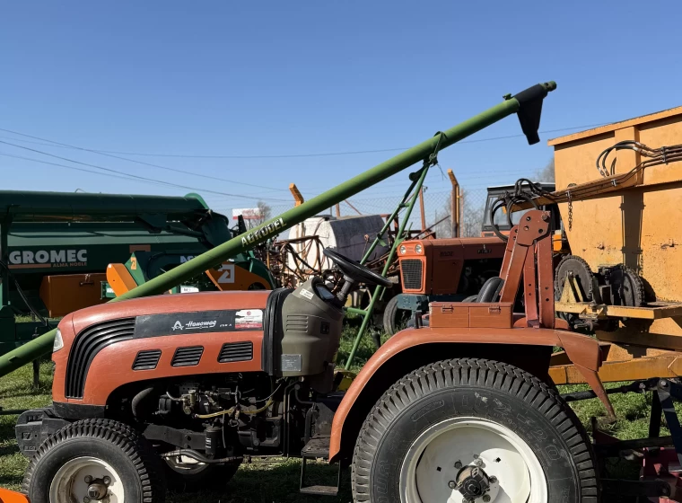 Tractor Hanomag 250A, año 2007