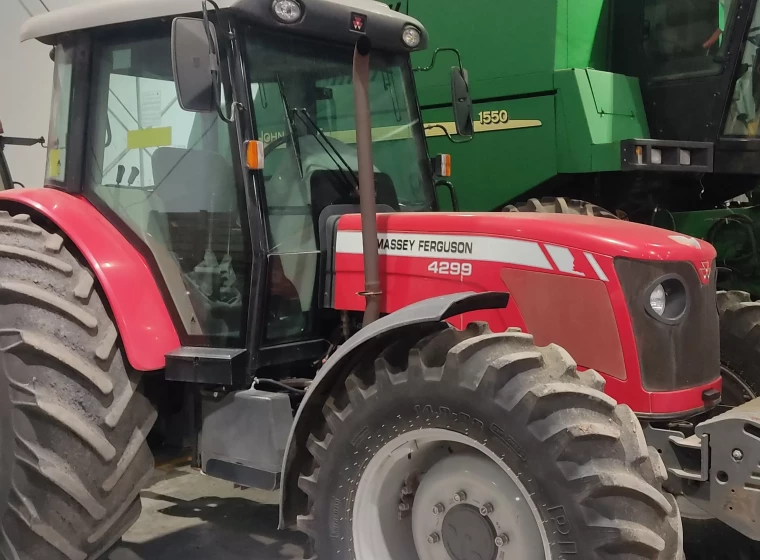 Tractor Massey Ferguson 4299, año 2015