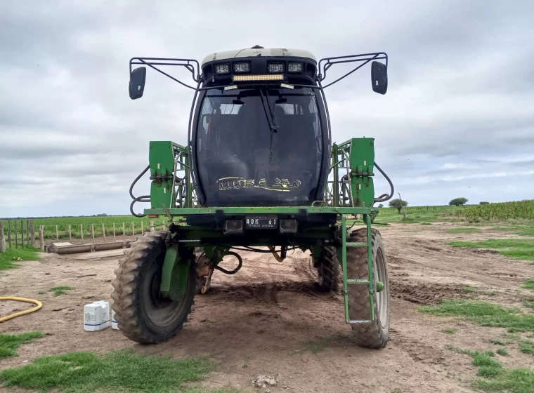 Pulverizadora Metalfor 3200, año 2003
