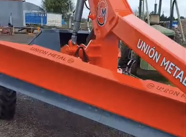 Maquinaria vial Otras UM 8300, año 0