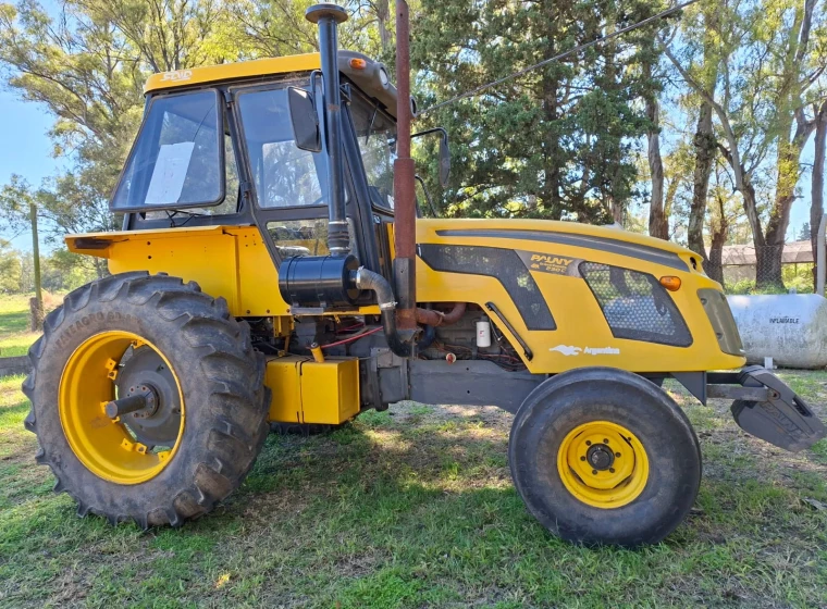 Tractor Pauny 230 C, año 2014
