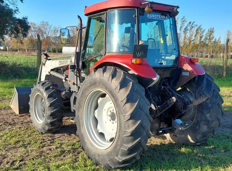 Tractor Case Farmall 95, año 2012