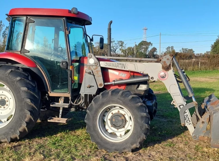 Tractor Case Farmall 95, año 2012