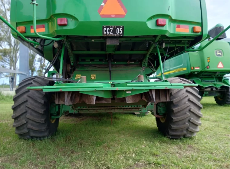 Cosechadora John Deere 9770, año 2011