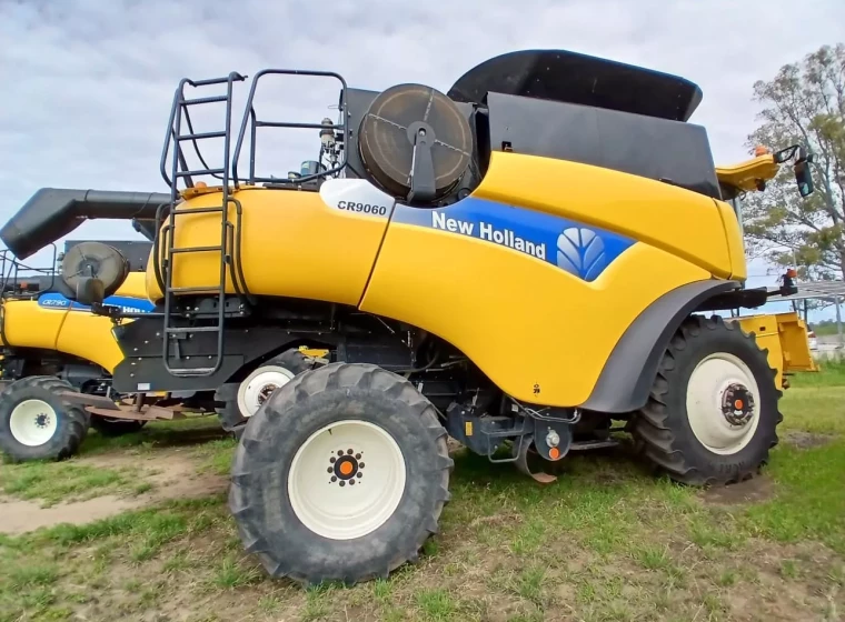 Cosechadora New Holland 9060, año 2013