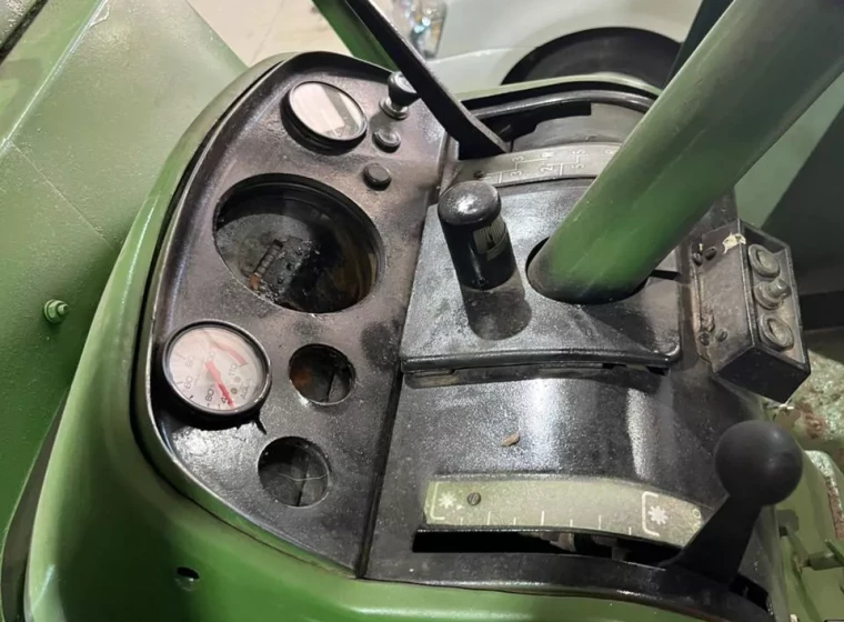 Tractor John Deere 3420, año 1975