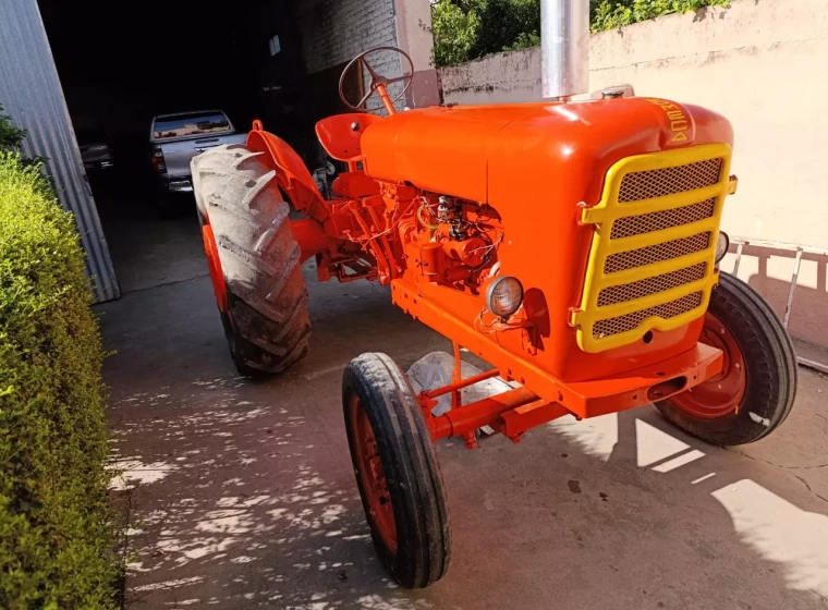 Tractor Someca 45, año 1960