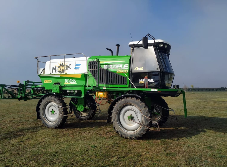 Pulverizadora Metalfor M2800, año 2013