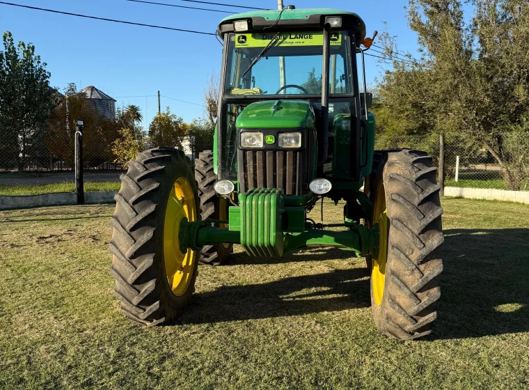 Tractor John Deere 5090 EH, año 2016