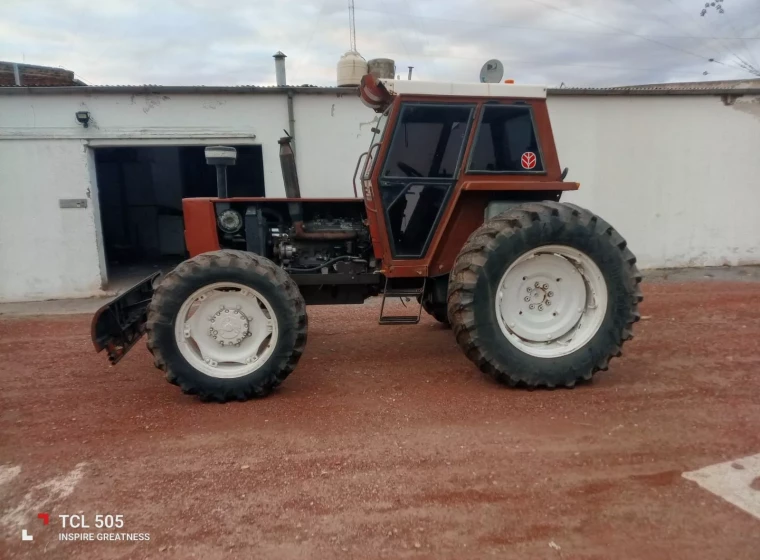 Tractor Fiat 115-90, año 1990