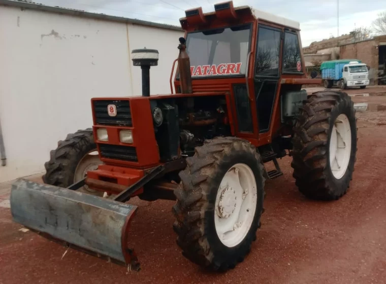 Tractor Fiat 115-90, año 1990