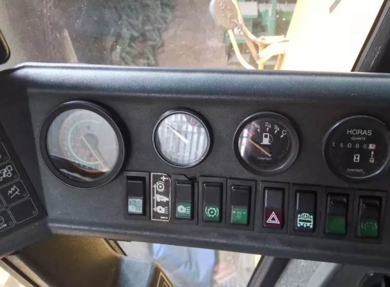 Cosechadora New Holland TC57, año 1997