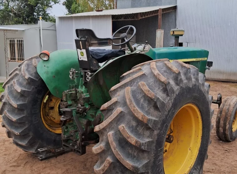 Tractor John Deere 4420, año 1971